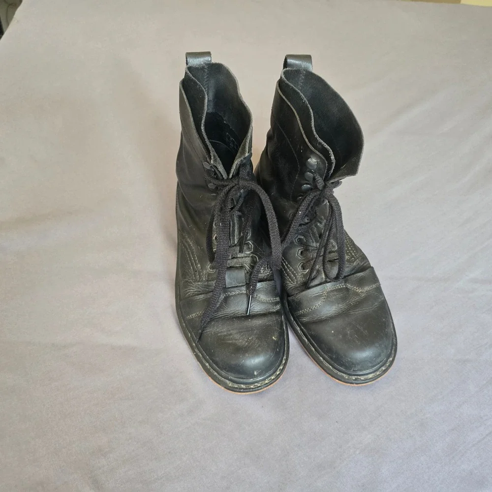 Dr. Martens Pier Boots Mens 8 Black Leather 9-Eye Cap Toe 13337001